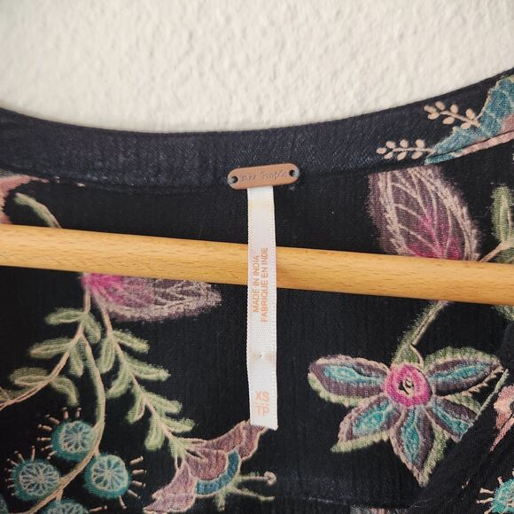 Free People Womens XS Just The Two Of Us Black Boho Tunic Peasant Floral Top - Picture 4 of 11